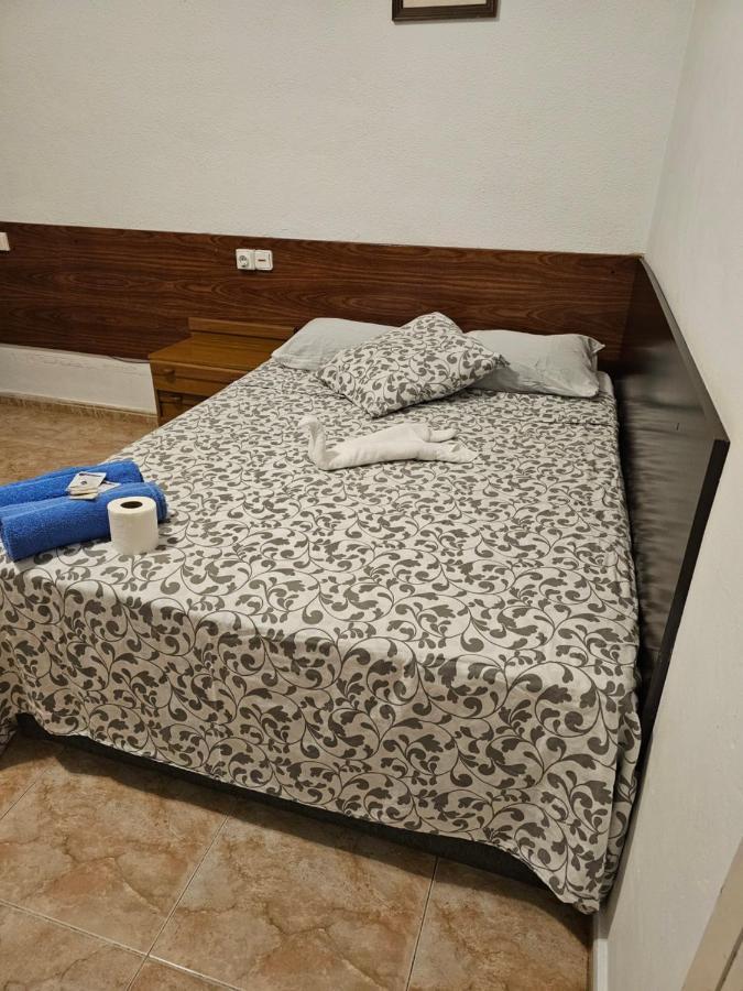 Hostal Sol Celeste Льорет-де-Мар Экстерьер фото