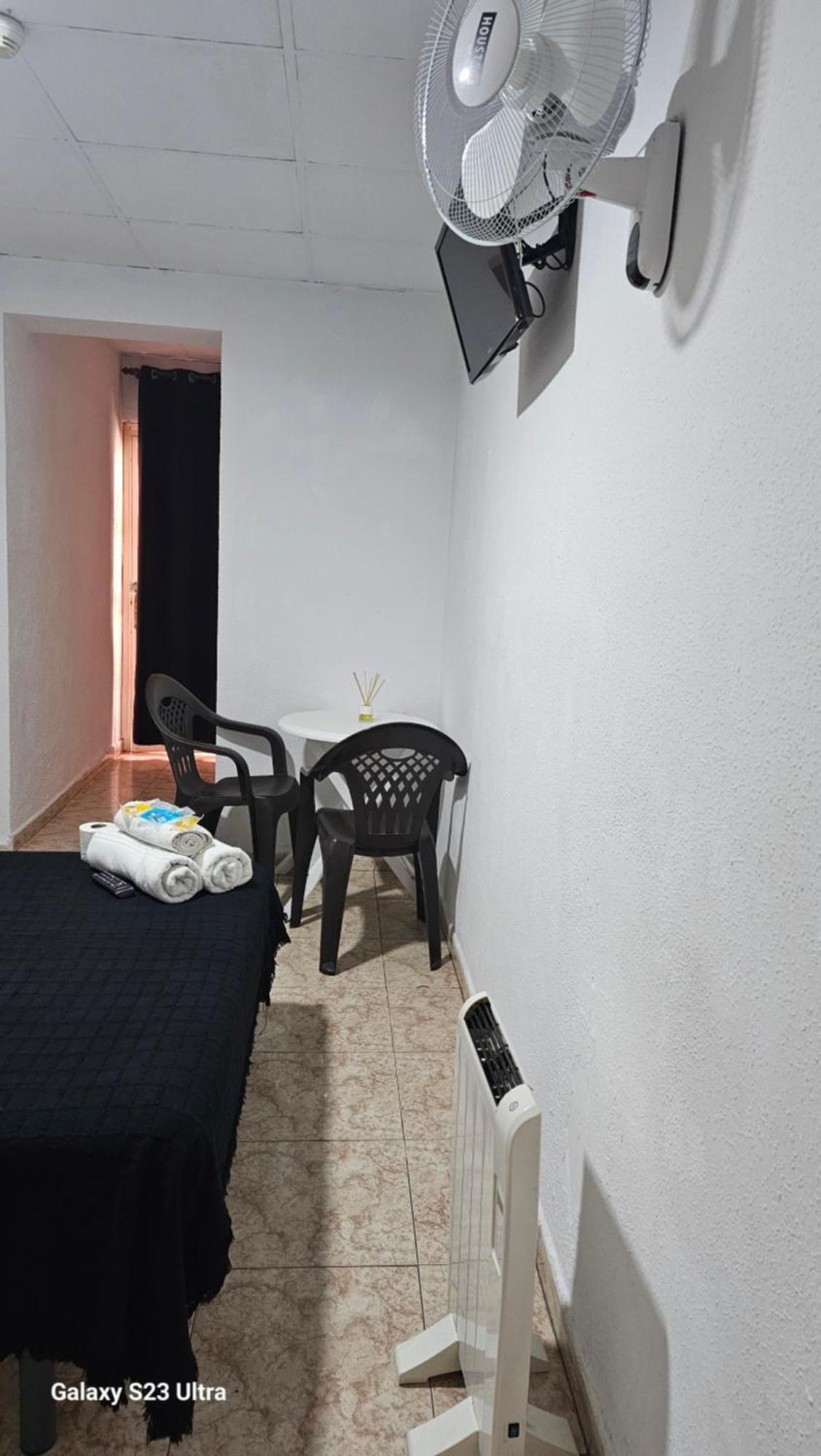 Hostal Sol Celeste Льорет-де-Мар Экстерьер фото